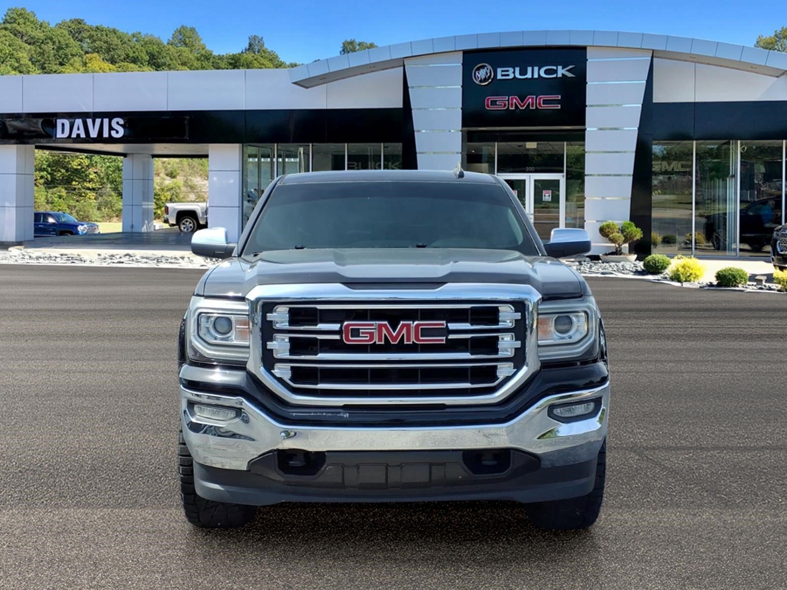 Used 2018 GMC Sierra 1500 SLT w/ SLT Premium Package AWD/4WD image 2