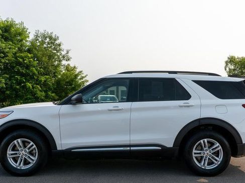 Used 2020 Ford Explorer XLT w/ Equipment Group 202A AWD/4WD image 9