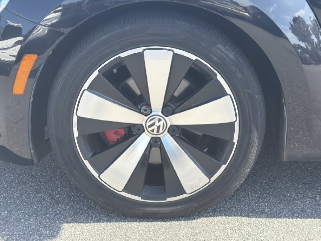 Used 2013 Volkswagen Beetle 2.0T FWD image 13