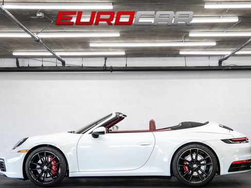 Used 2022 Porsche 911 Carrera image 2