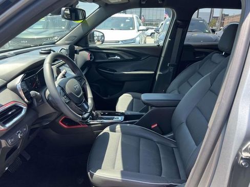 Used 2023 Chevrolet TrailBlazer RS w/ Convenience Package AWD/4WD image 16