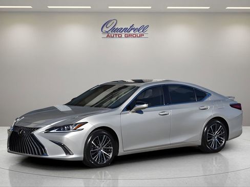 Used 2023 Lexus ES 300h Premium w/ Premium Package image 8