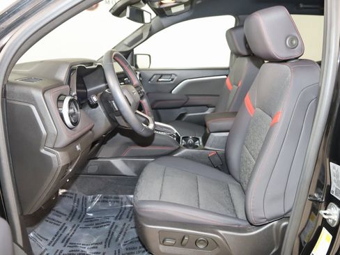 Used 2024 Chevrolet Colorado Z71 w/ Z71 Convenience Package 2 image 11