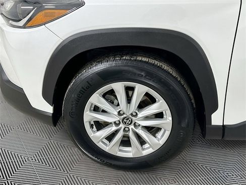 Certified 2022 Toyota Corolla Cross LE image 7