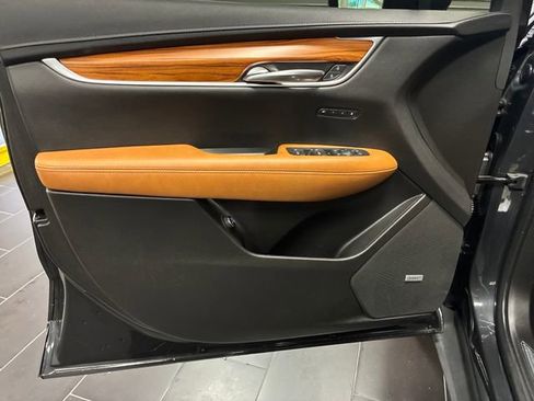 Used 2020 Cadillac XT5 Premium Luxury FWD image 10