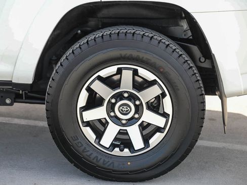 Used 2023 Toyota 4Runner TRD Off-Road Premium w/ Off Road Premium Plus Package AWD/4WD image 11