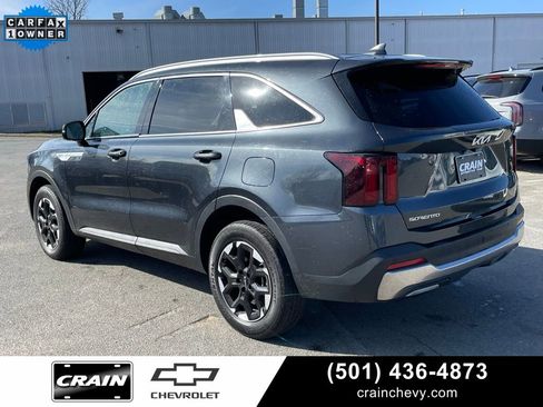Used 2024 Kia Sorento S image 5