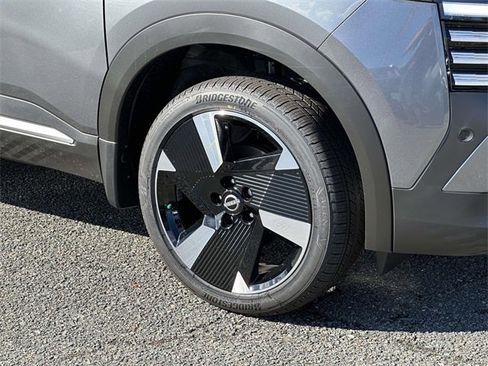 New 2026 Nissan Kicks SR image 7