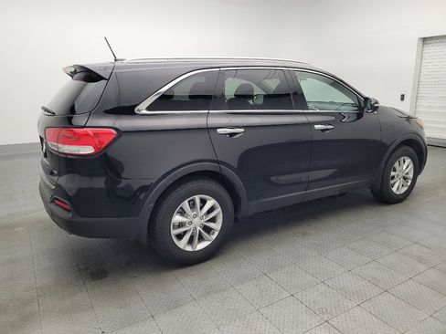 Used 2016 Kia Sorento LX image 10