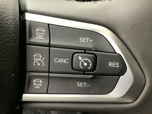 New 2026 Jeep Compass Limited image 17