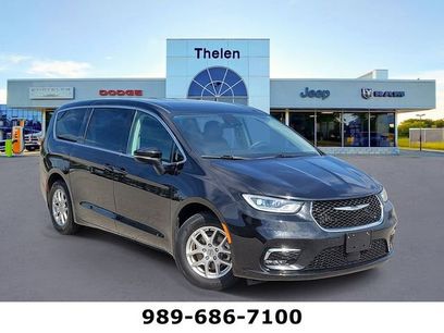 Used 2023 Chrysler Pacifica Touring-L