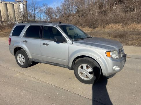 Used 2011 Ford Escape XLT image 5