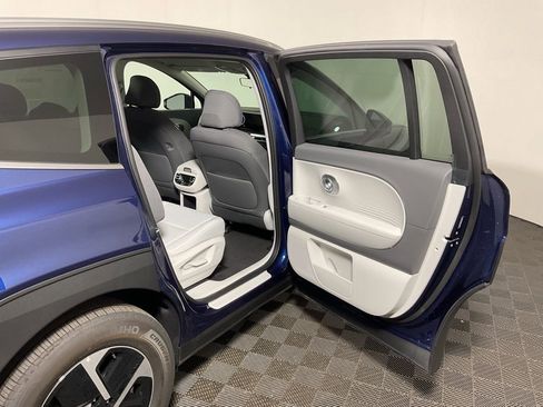 New 2026 Hyundai Ioniq 9 SE image 34
