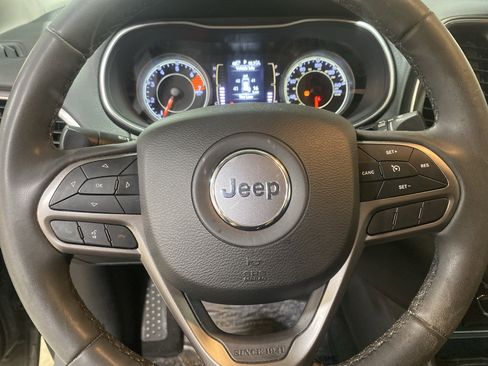 Used 2021 Jeep Cherokee Latitude Plus w/ Security Package image 11