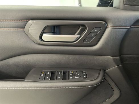 New 2025 Nissan Armada PRO-4X image 27