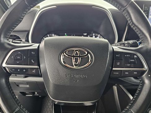 Used 2021 Toyota Highlander XSE FWD image 24