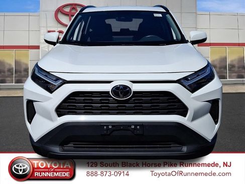 Used 2024 Toyota RAV4 XLE FWD image 2
