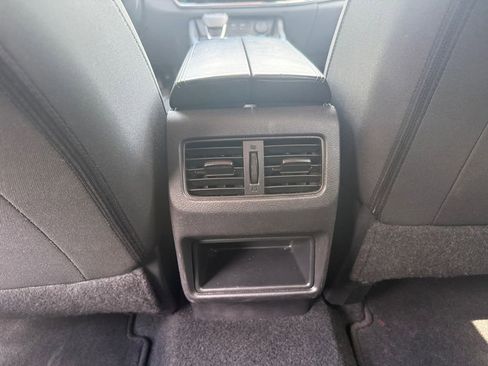 Used 2024 Nissan Rogue S FWD image 28