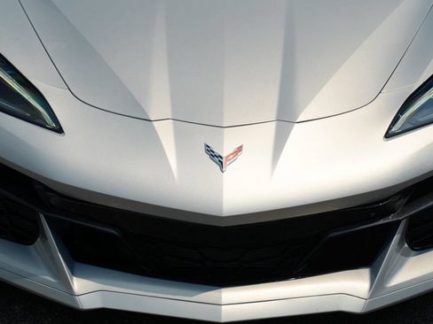 Used 2023 Chevrolet Corvette Z06 w/ Chrome Exterior Badge Package RWD image 33