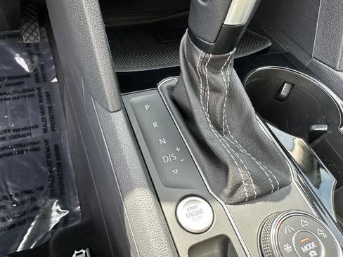 Used 2023 Volkswagen Atlas SE image 31