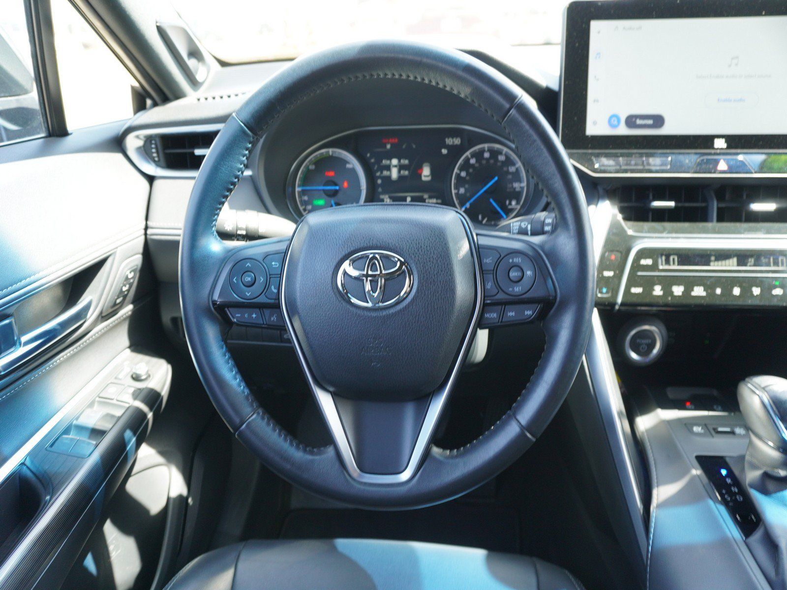 Used 2024 Toyota Venza XLE AWD/4WD image 14
