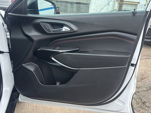 Used 2024 Chevrolet Trax RS w/ Sunroof Package FWD image 16