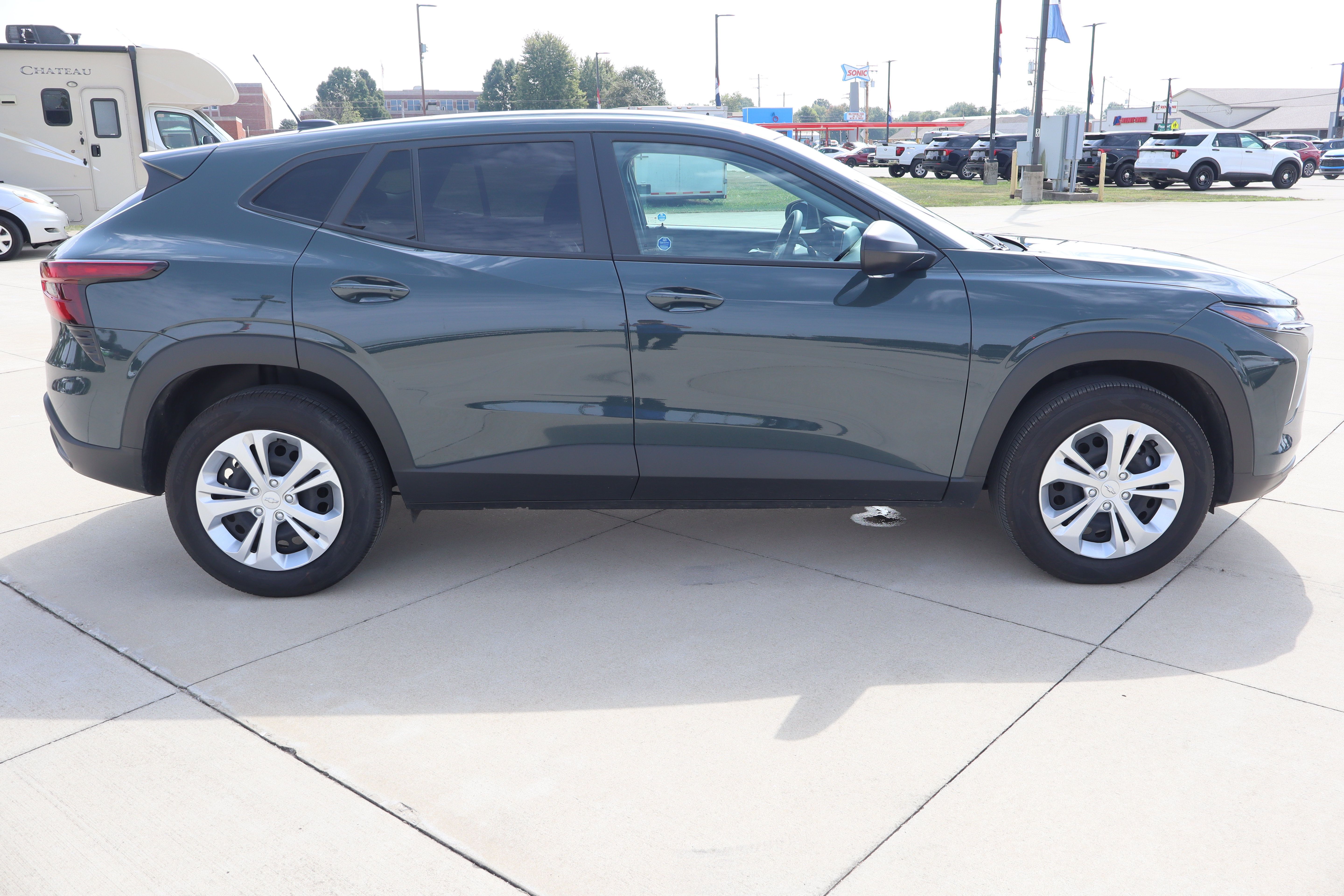 Used 2026 Chevrolet Trax LS FWD image 4