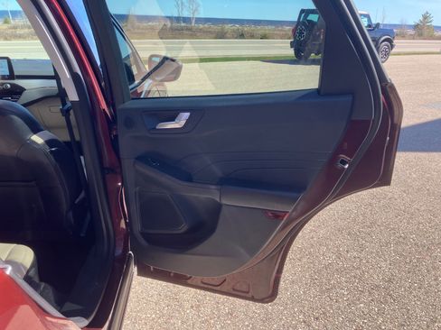 Used 2021 Ford Escape Titanium AWD/4WD image 25