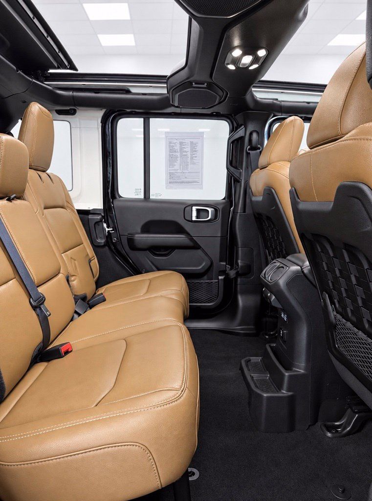 Used 2022 Jeep Wrangler Unlimited Rubicon w/ Advanced Safety Group AWD/4WD image 28