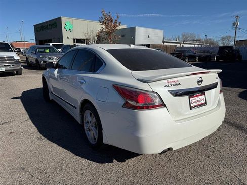 Used 2015 Nissan Altima 2.5 SL w/ Technology Package image 2