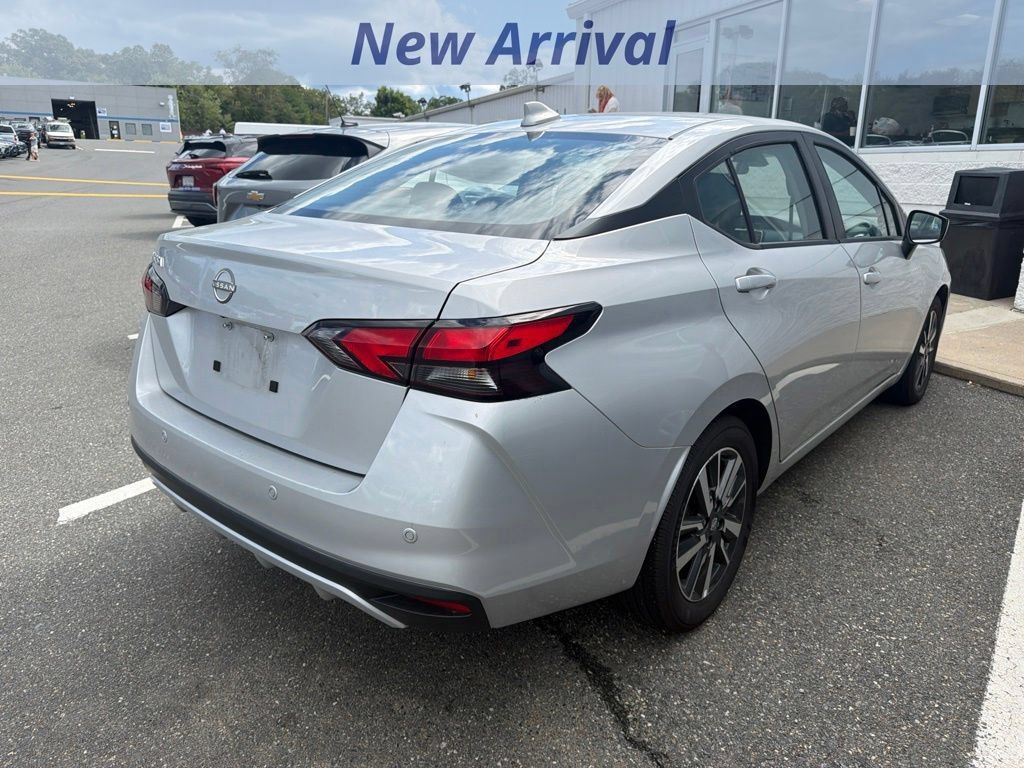 Used 2025 Nissan Versa SV FWD image 7