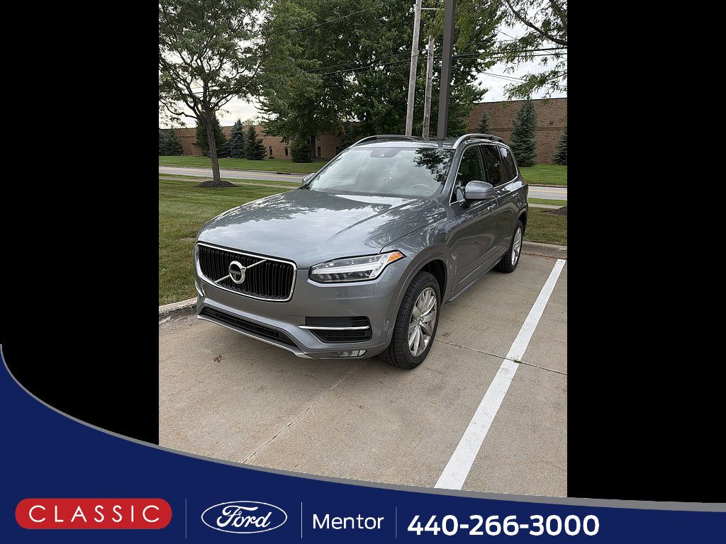 Used 2018 Volvo XC90 T5 Momentum w/ Convenience Package AWD/4WD image 1