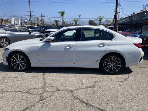 Used 2021 BMW 330e w/ Convenience Package RWD image 8