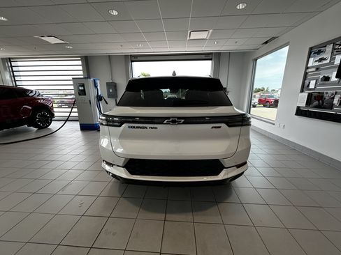 Used 2025 Chevrolet Equinox EV RS w/ Active Safety Package 3 AWD/4WD image 8