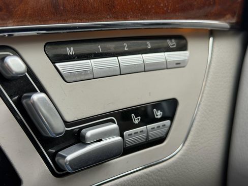 Used 2011 Mercedes-Benz S 550 image 23