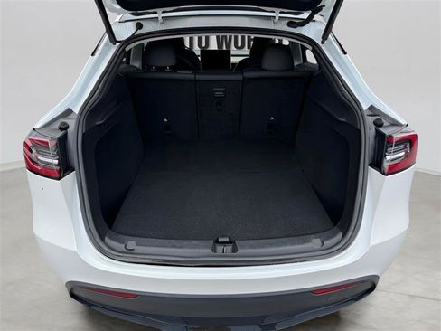 Used 2023 Tesla Model Y Long Range AWD/4WD image 27