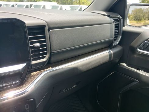 Used 2025 Chevrolet Silverado 1500 LT RWD image 22