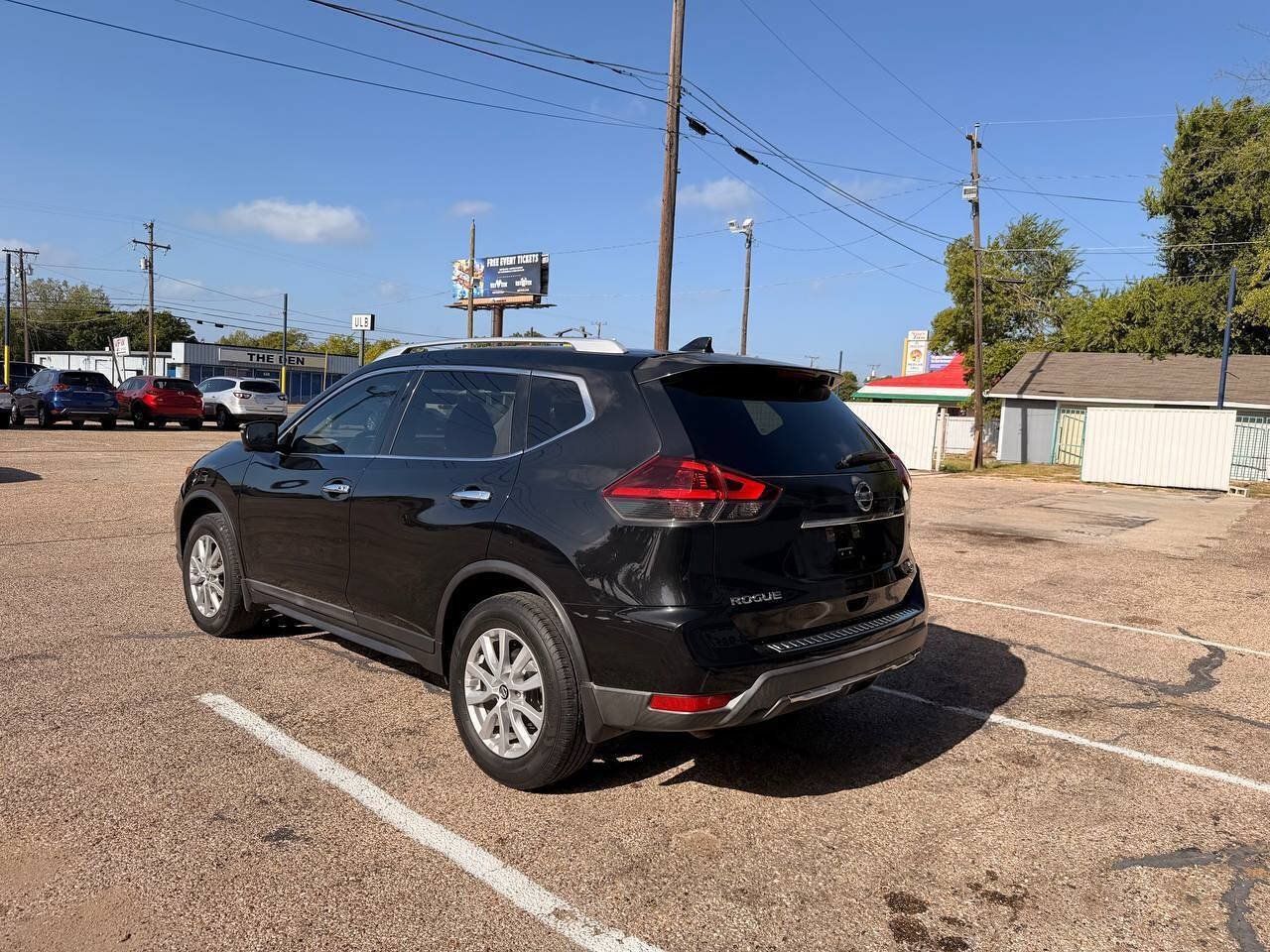 Used 2018 Nissan Rogue SV w/ Premium Package FWD image 8