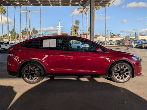 Used 2025 Tesla Model X image 5