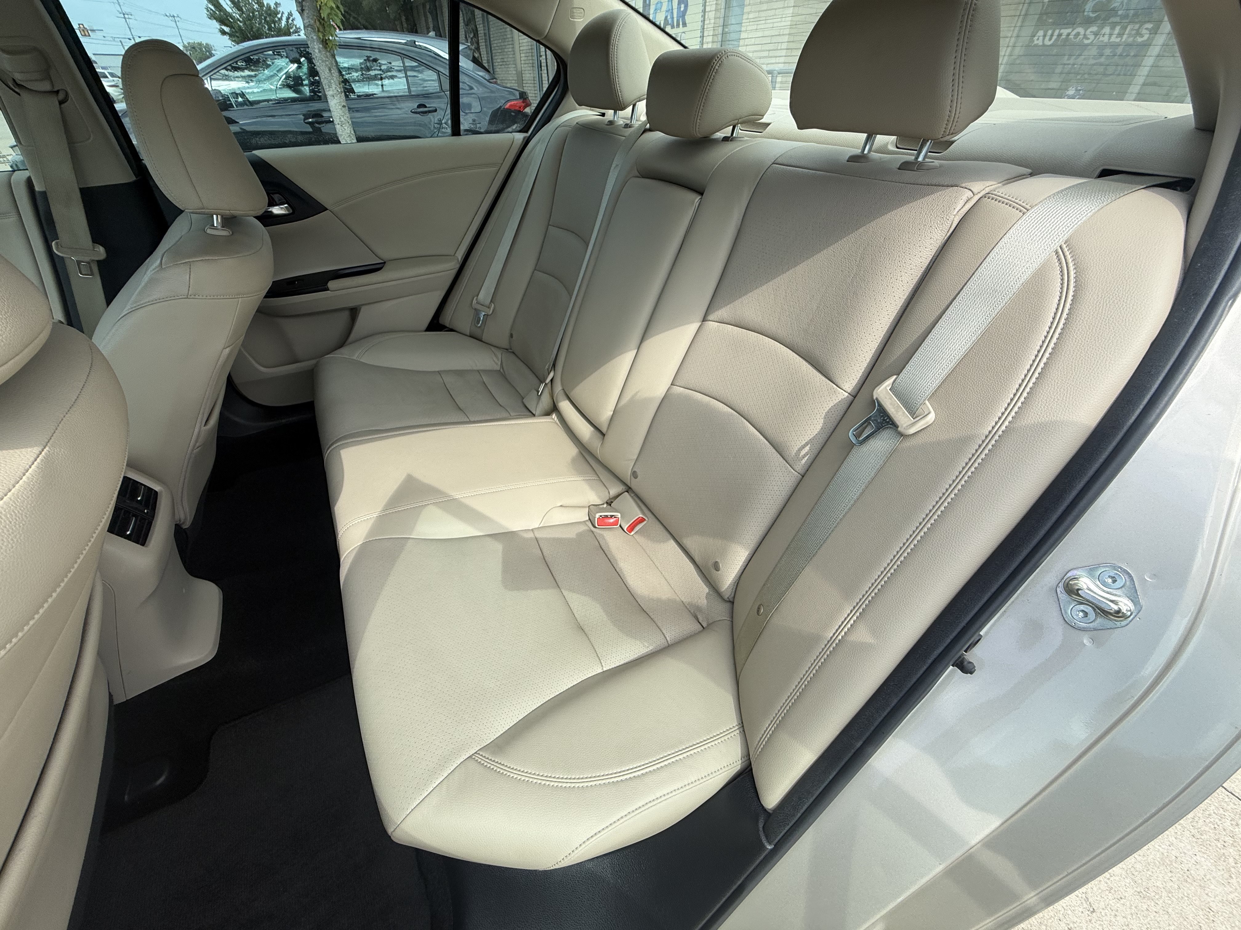 Used 2015 Honda Accord EX-L image 10