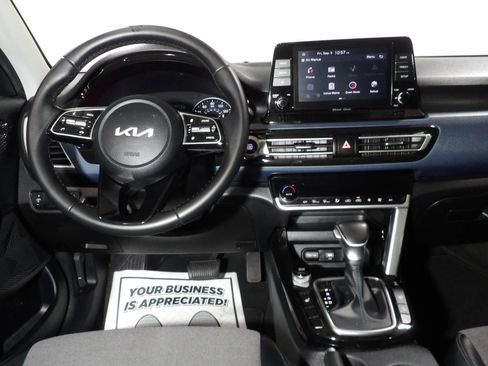 Used 2023 Kia Seltos S AWD/4WD image 17