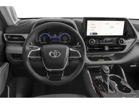 New 2026 Toyota Highlander Platinum image 4