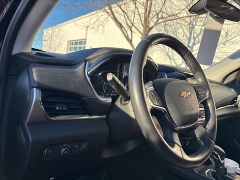 Certified 2021 Chevrolet Traverse LT image 9