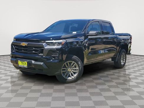 New 2026 Chevrolet Colorado LT w/ LT Convenience Package AWD/4WD image 2