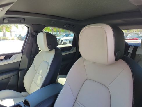 New 2026 Porsche Cayenne Coupe AWD/4WD image 5