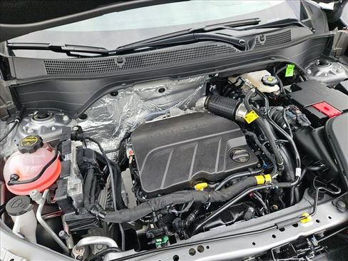 New 2026 Chevrolet Trax LT w/ Driver Confidence Package image 16