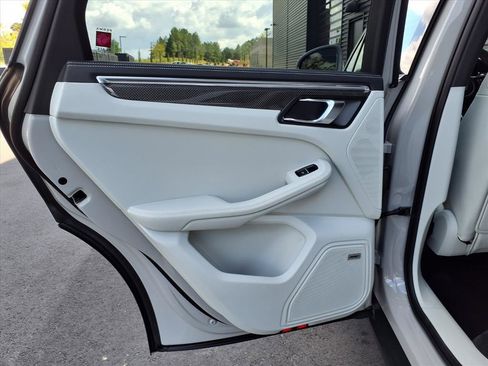 New 2025 Porsche Macan S image 25