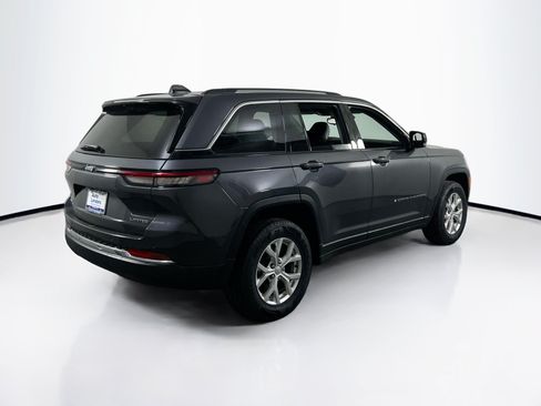 Used 2023 Jeep Grand Cherokee Limited w/ Trailer Tow Prep Group (B) AWD/4WD image 5