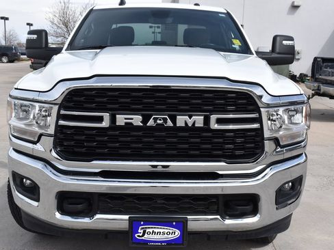 Used 2024 RAM 2500 Big Horn AWD/4WD image 2