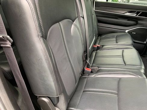 Used 2024 Jeep Wagoneer Series II w/ Flexible Seating Group AWD/4WD image 14